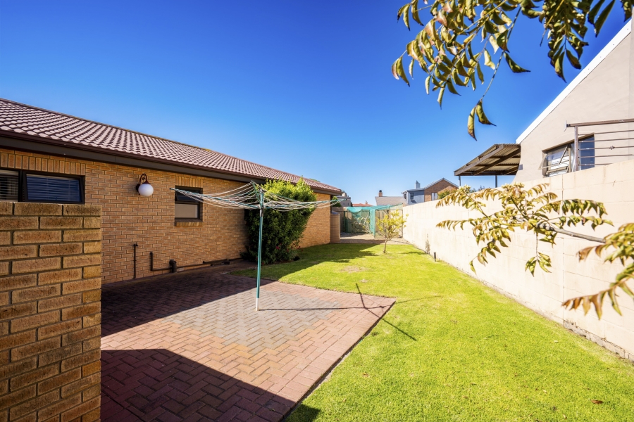 4 Bedroom Property for Sale in Myburgh Park Western Cape